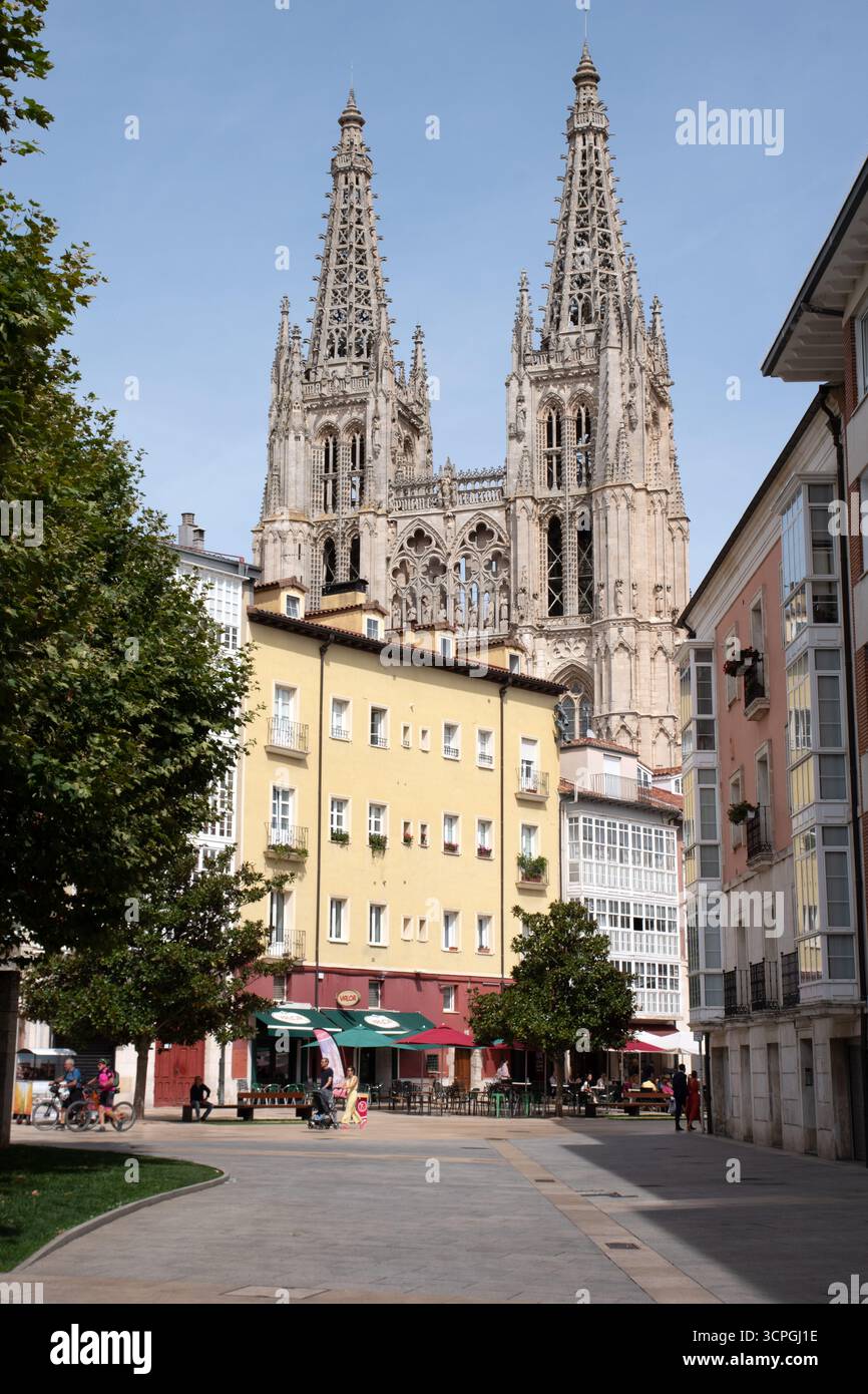 Cathédrale de Burgos surplombant la Calle Nuno Rasura Banque D'Images