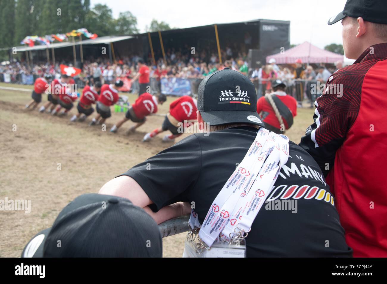 Entraîneur de l'équipe d'Allemagne, regardant son équipe en action, au Tug of War, Championnats du monde Banque D'Images