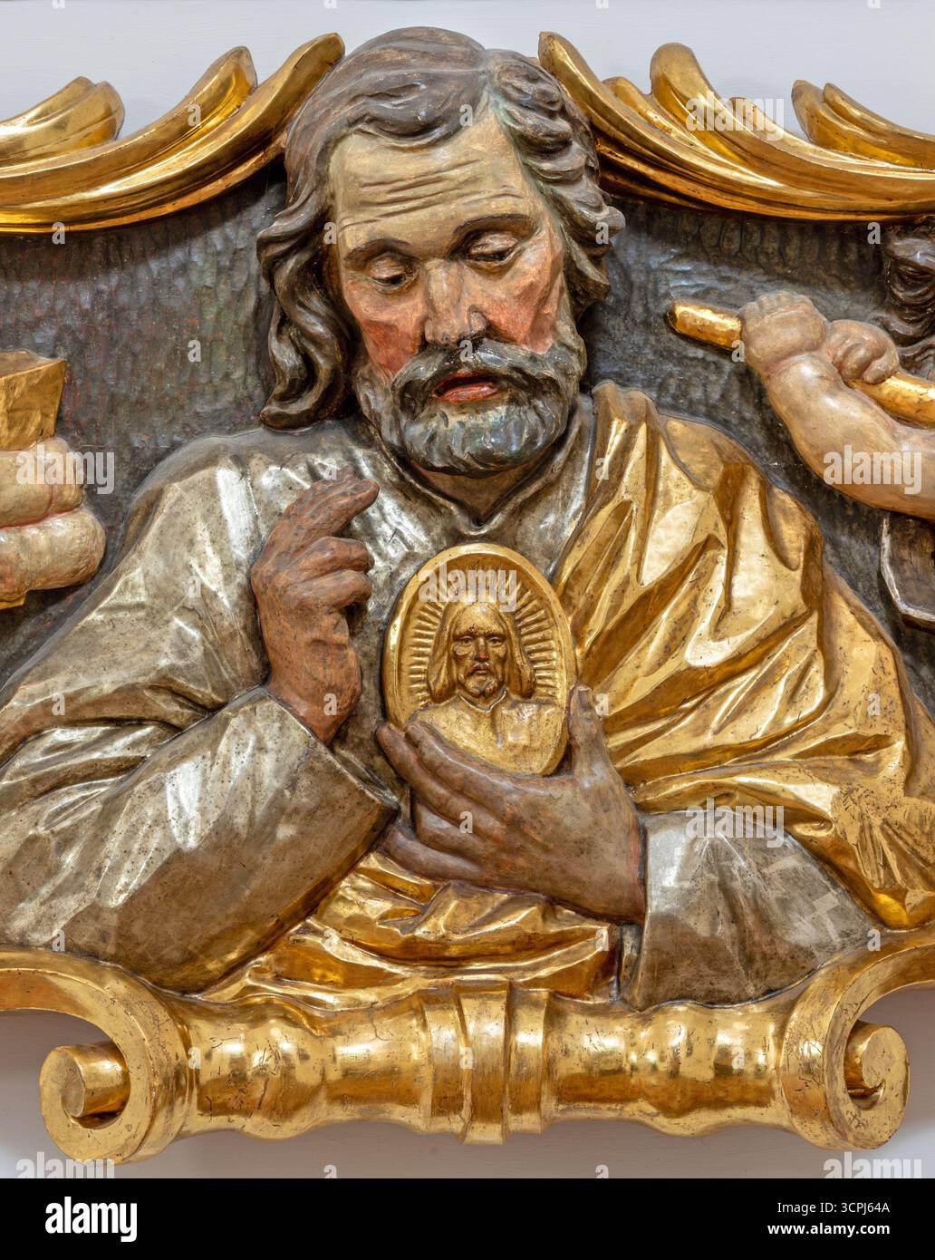 SALZBOURG, AUSTIRA - 8 SEPTEMBRE 2025 : le réaménagement baroque polychrome sculpté de Jude Thaddeu l'église Kollegienkirche de Josef Anton Pfaffinger Banque D'Images SALZBOURG, AUSTIRA - 8 SEPTEMBRE 2025 : le réaménagement baroque polychrome sculpté de Jude Thaddeu l'église Kollegienkirche de Josef Anton Pfaffinger Banque D'Images