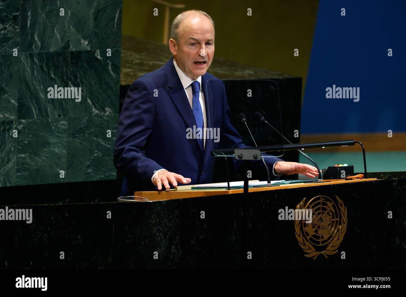 New York, États-Unis. 26 septembre 2025. Le Taoiseach d'Irlande Micheal Martin prend la parole le quatrième jour de la 80e session du débat général dans la salle de l'Assemblée générale des Nations Unies au Siège des Nations Unies le vendredi 26 septembre 2025 à New York. Photo de Peter Foley/UPI crédit : UPI/Alamy Live News Banque D'Images