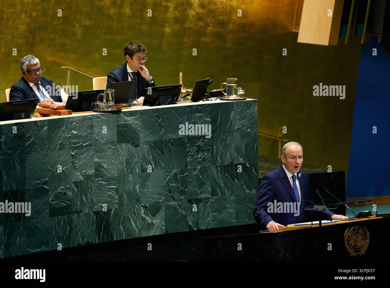 New York, États-Unis. 26 septembre 2025. Le Taoiseach d'Irlande Micheal Martin prend la parole le quatrième jour de la 80e session du débat général dans la salle de l'Assemblée générale des Nations Unies au Siège des Nations Unies le vendredi 26 septembre 2025 à New York. Photo de Peter Foley/UPI crédit : UPI/Alamy Live News Banque D'Images