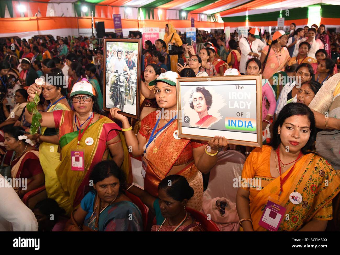 Inde. 26 septembre 2025. PATNA, INDE - SEPTEMBRE 26 : participation des travailleuses au Congrès au programme Shakti Adhikar Mahila Samvad à l'Ashram de Sadaquat le 26 septembre 2025 à Patna, Inde.(photo de Santosh Kumar/Hindustan Times/Sipa USA) crédit : Sipa USA/Alamy Live News Banque D'Images