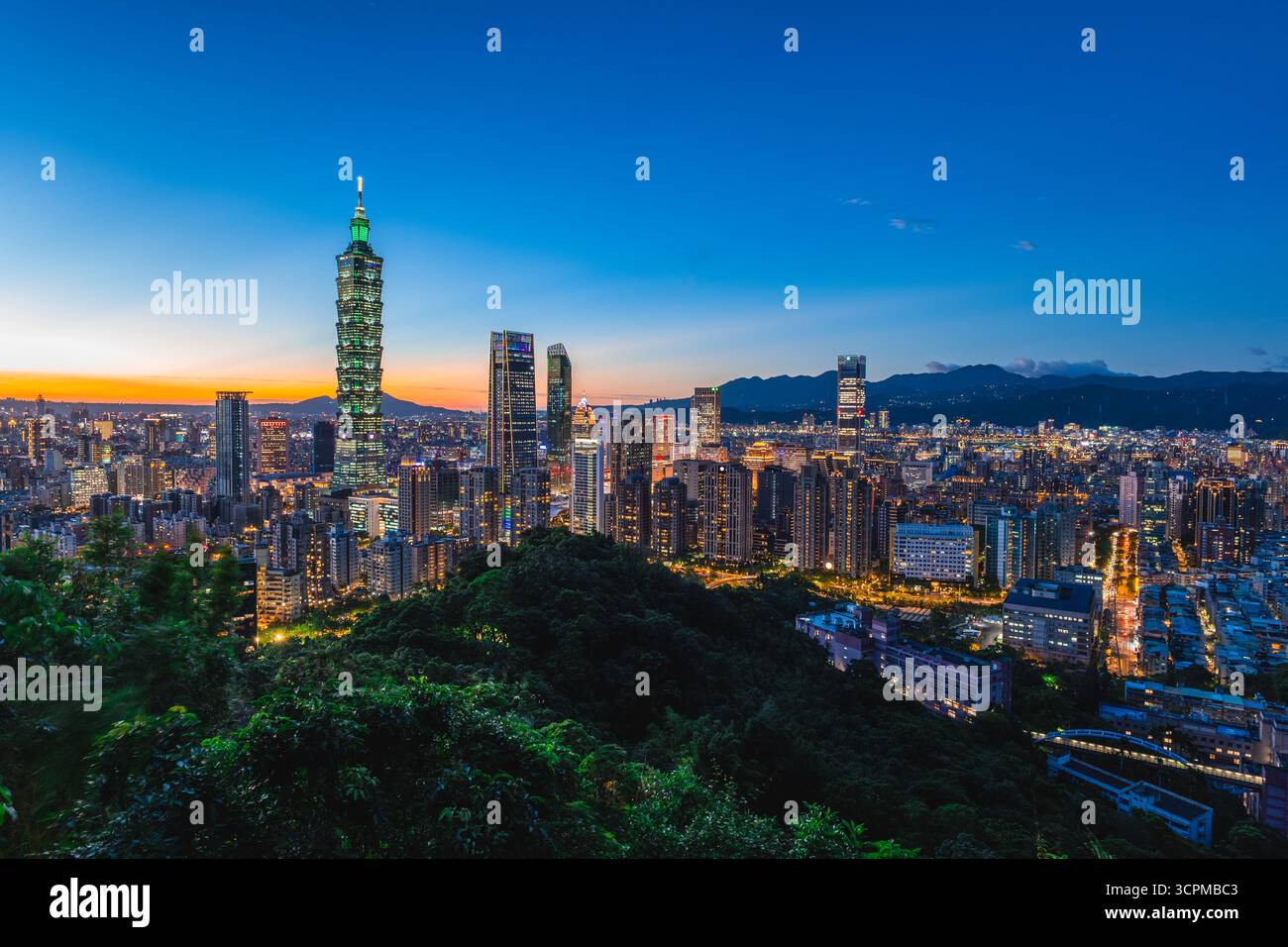 Paysage de la ville de Taipei, la capitale de Taiwan Banque D'Images