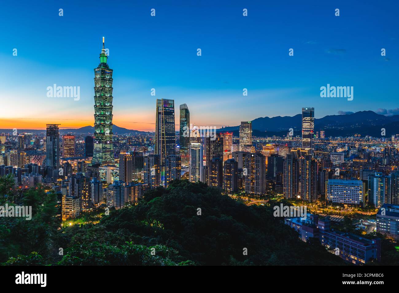 Paysage de la ville de Taipei, la capitale de Taiwan Banque D'Images