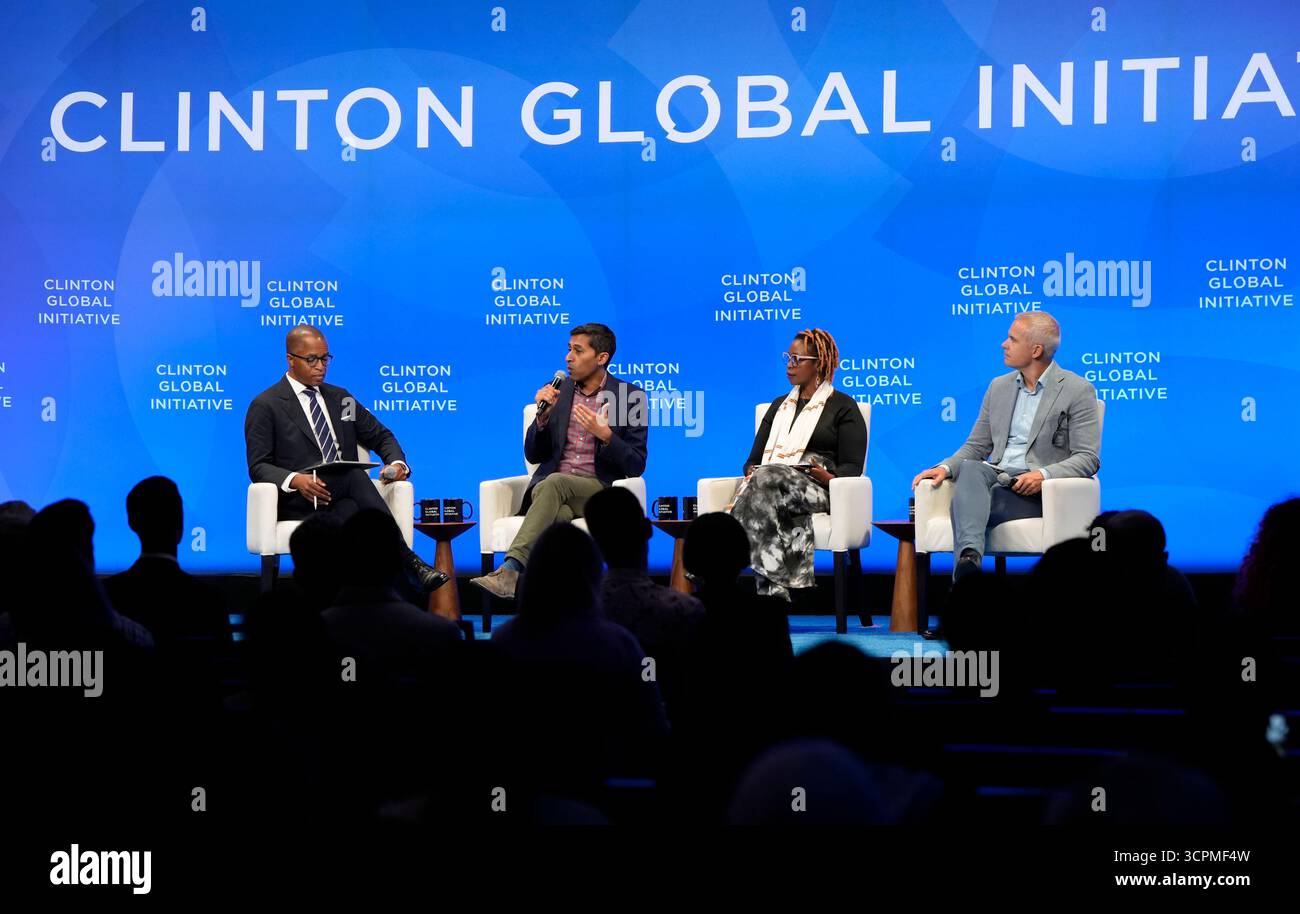 Jonathan Capehart MSNBC, Chirag Badlani Alphawood Foundation, Mukami Marete Uhai Eashri, Ken Janssens Open for Business lors de la Clinton Global Initiative 2025, qui s'est tenue au New York Hilton à New York, le jeudi 25 septembre 2025. Photo de Jennifer Graylock-Alamy Banque D'Images