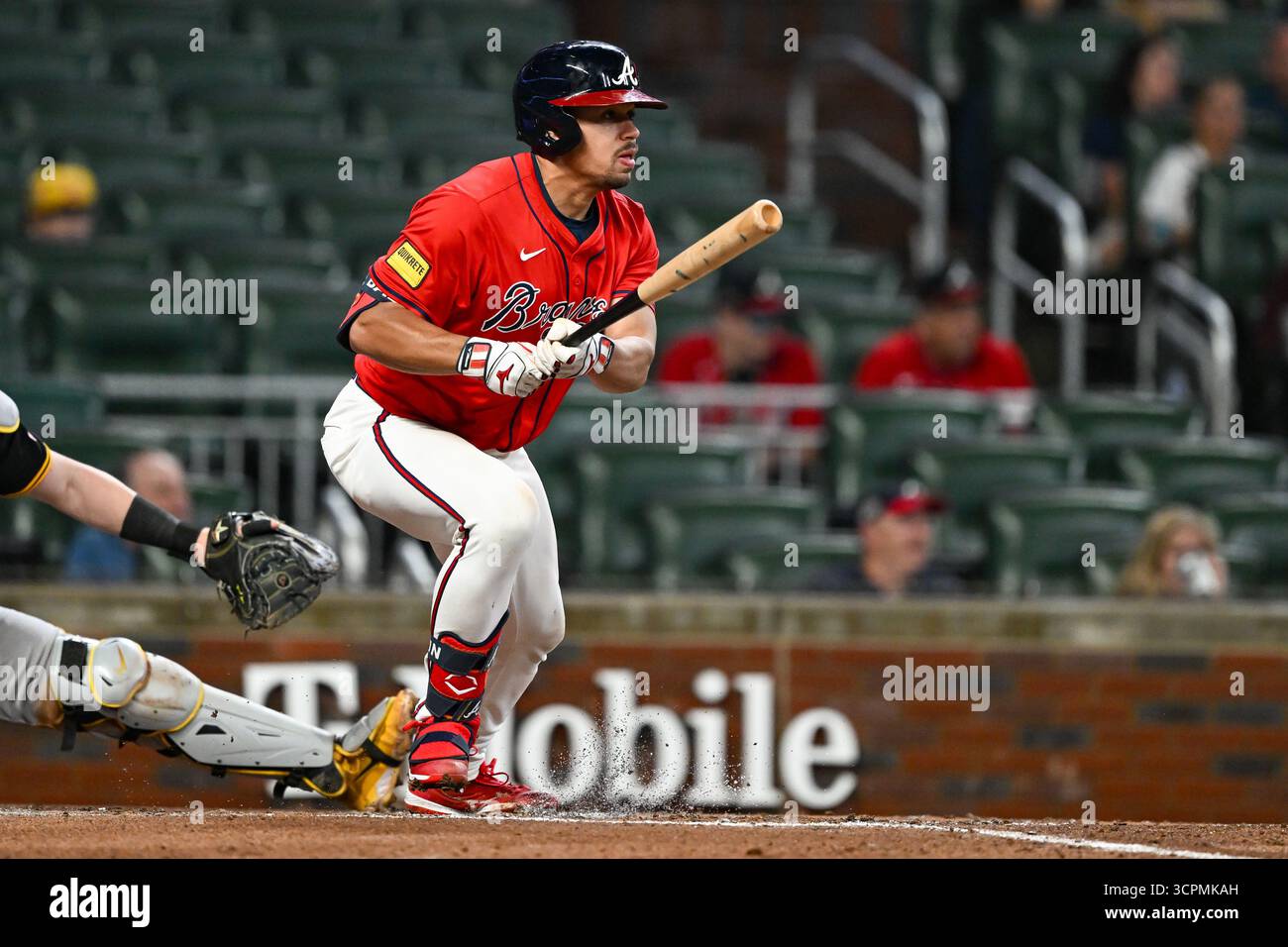ATLANTA, GA - SEPTEMBER 26: Atlanta catcher Drake Baldwin (30) hits a double during the MLB game between the Pittsburgh Pirates and the Atlanta Braves on September 26th, 2025 at Truist Park in Atlanta, GA. (Photo by Rich von Biberstein/Icon Sportswire) (Icon Sportswire via AP Images) Banque D'Images