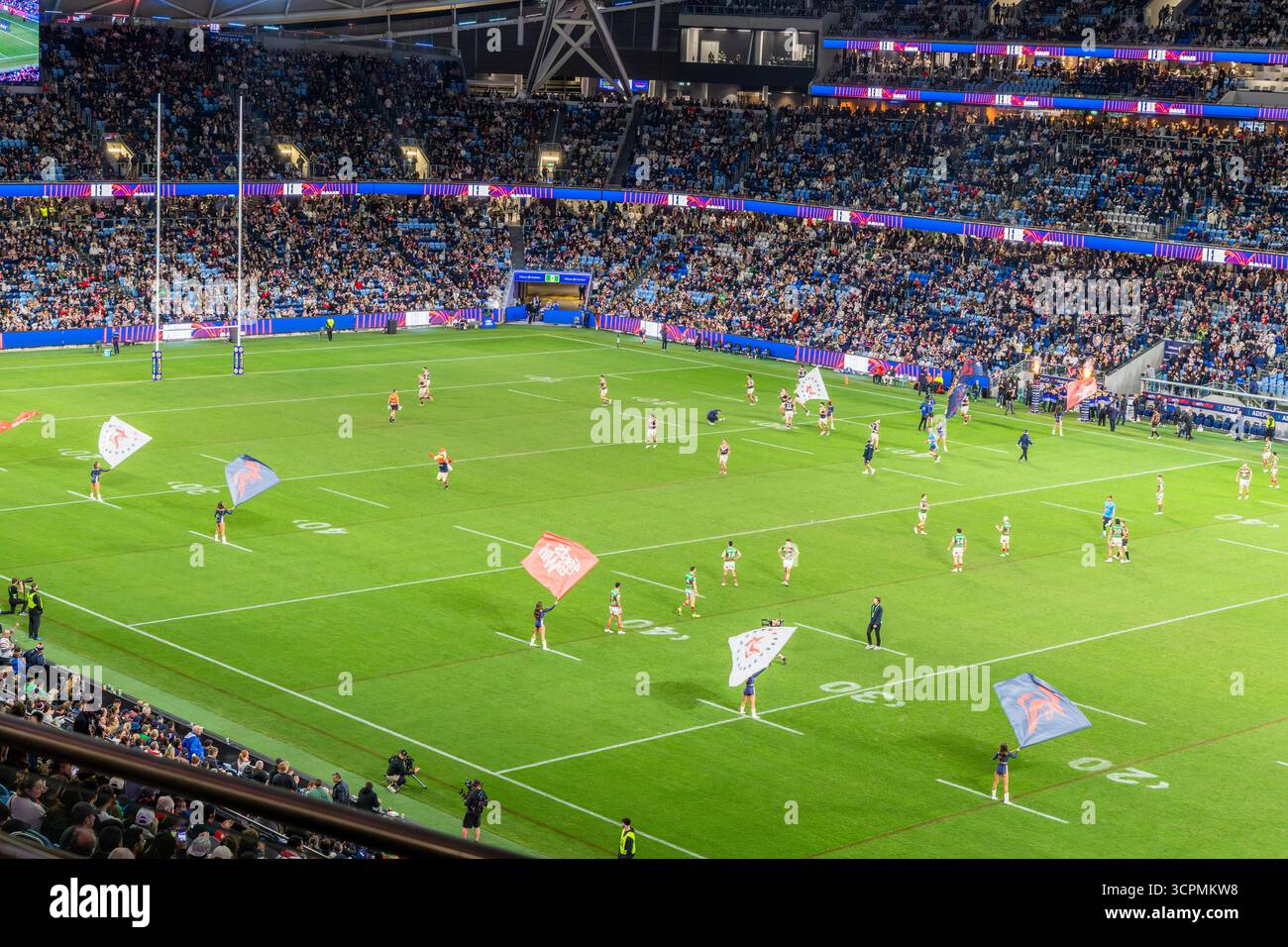 Sydney, Australie - 5 septembre 2025 : match de la ligue nationale de rugby entre les Roosters et les Rabbitohs dans l'arène du stade Allianz en Australie. Banque D'Images