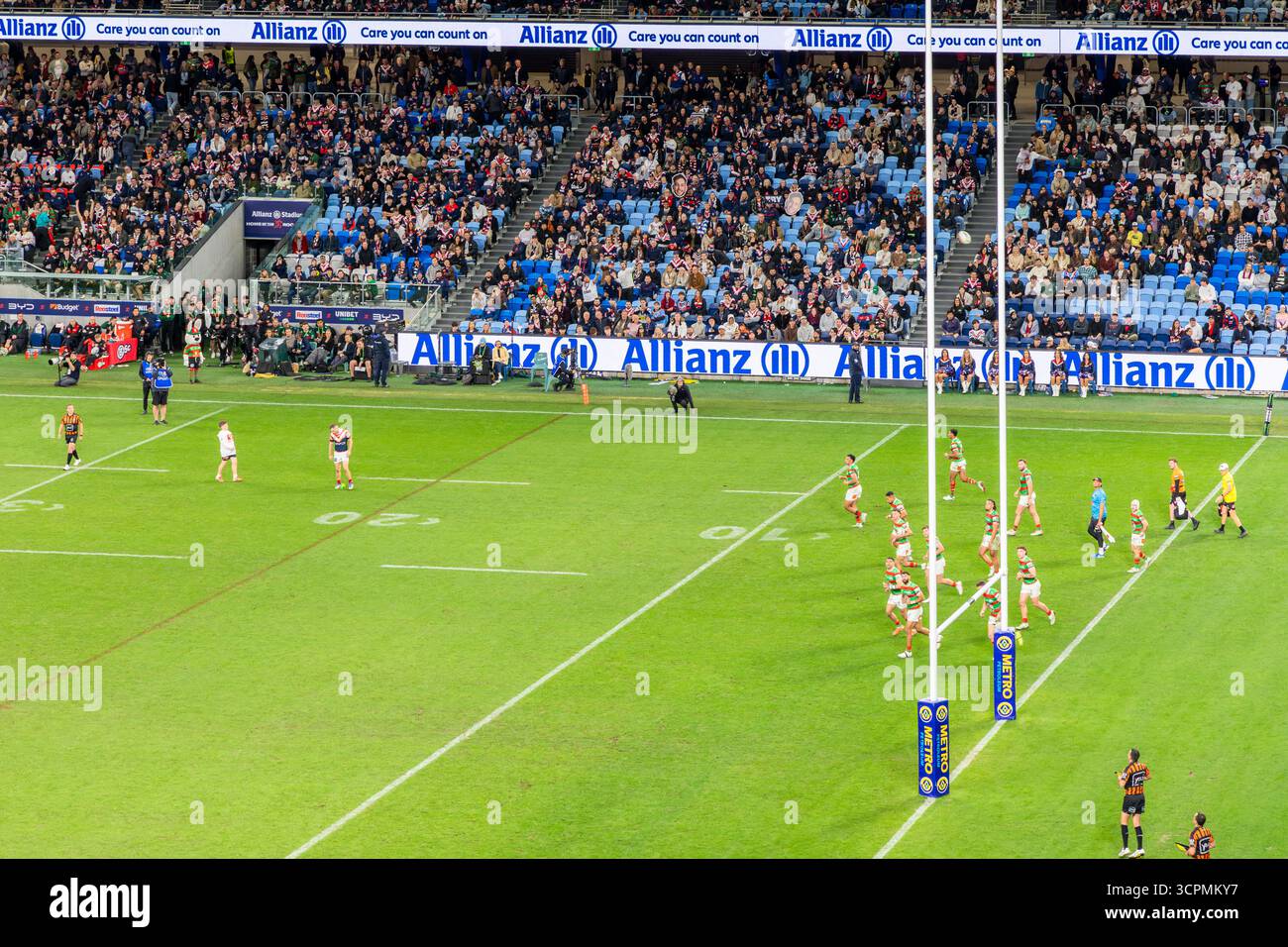 Sydney, Australie - 5 septembre 2025 : match de la ligue nationale de rugby entre les Roosters et les Rabbitohs dans l'arène du stade Allianz en Australie. Banque D'Images