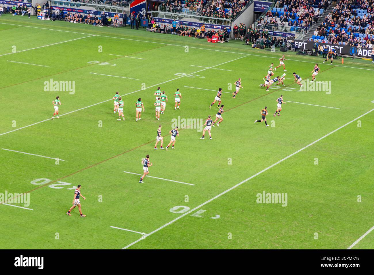 Sydney, Australie - 5 septembre 2025 : match de la ligue nationale de rugby entre les Roosters et les Rabbitohs dans l'arène du stade Allianz en Australie. Banque D'Images