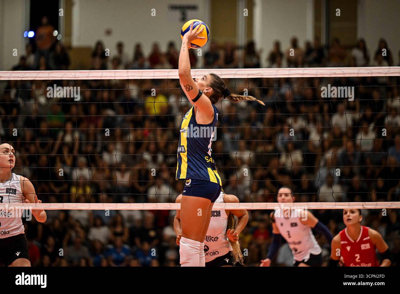 Oristano, Italie. 26 septembre 2025. Troisième place finale - Vakifbank Istanbul vs Panionios Atene, match test de volleyball à Oristano, Italie, septembre 26 2025 crédit : Agence photo indépendante/Alamy Live News Banque D'Images