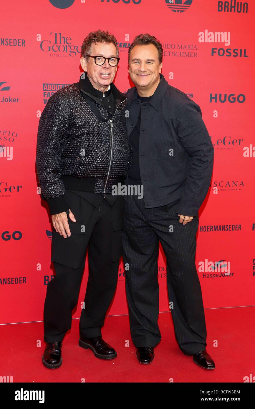 abb Frank Mutters, Guido Maria Kretschmer mit Mann zu Gast beim About You Fashion Ball im Schmidts Tivoli AM 26.09.2025 in Hamburg Hamburg Deutschland *** abb Frank Mutters, Guido Maria Kretschmer avec mari au About You Fashion Ball at Schmidts Tivoli le 26 09 2025 in Hamburg Hamburg Germany Banque D'Images
