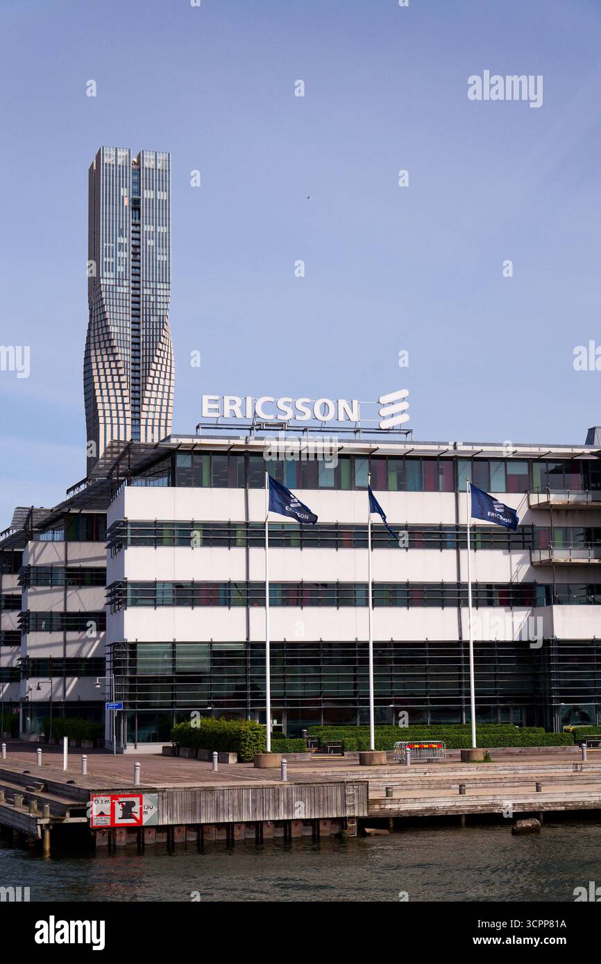 Logo de la société multinationale de réseaux et de télécommunications Ericsson au siège social le 13 mai 2025 à Gothenburg, Suède. Banque D'Images