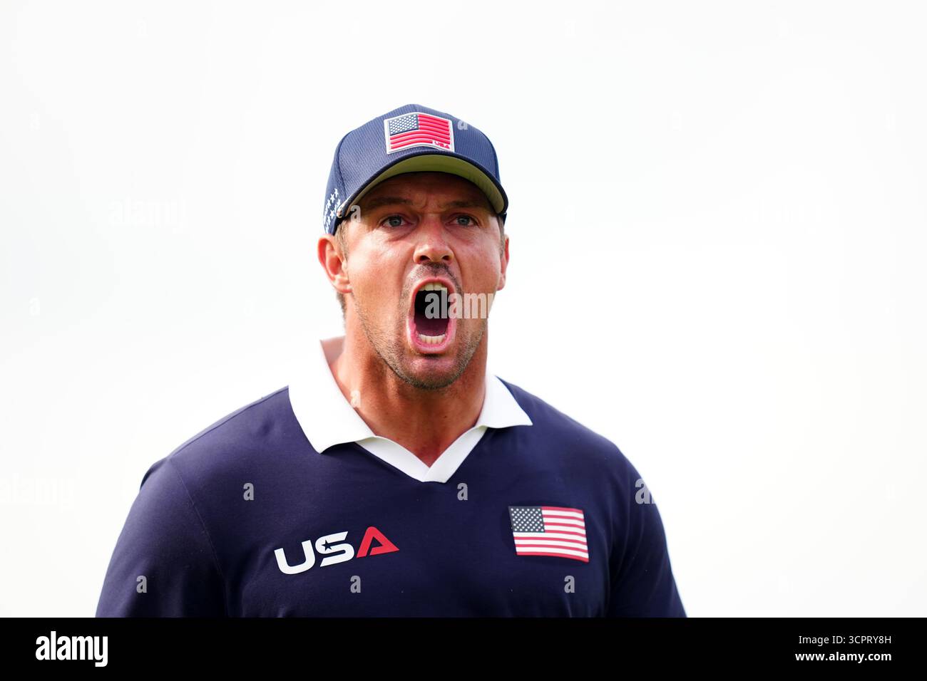 Bryson DeChambeau de Team United States célèbre après un putt le 11 au cours des matchs de fourball de l’après-midi le deuxième jour de la Ryder Cup au Bethpage Black course, Farmingdale, New York. Date de la photo : samedi 27 septembre 2025. Banque D'Images