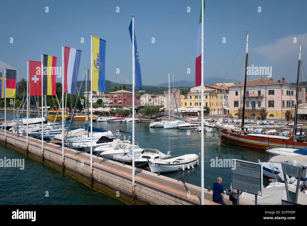 Port de plaisance, Bardalino, lac de Garde, Vérone, Italie Banque D'Images