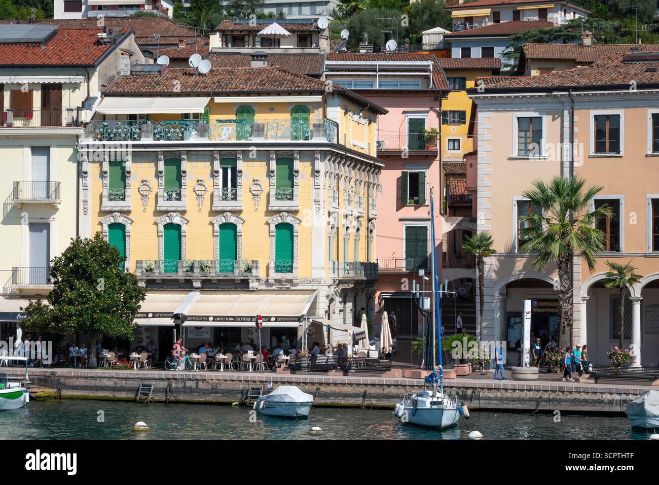 Front de mer, Salo, lac de Garde, Brescia, Italie Banque D'Images