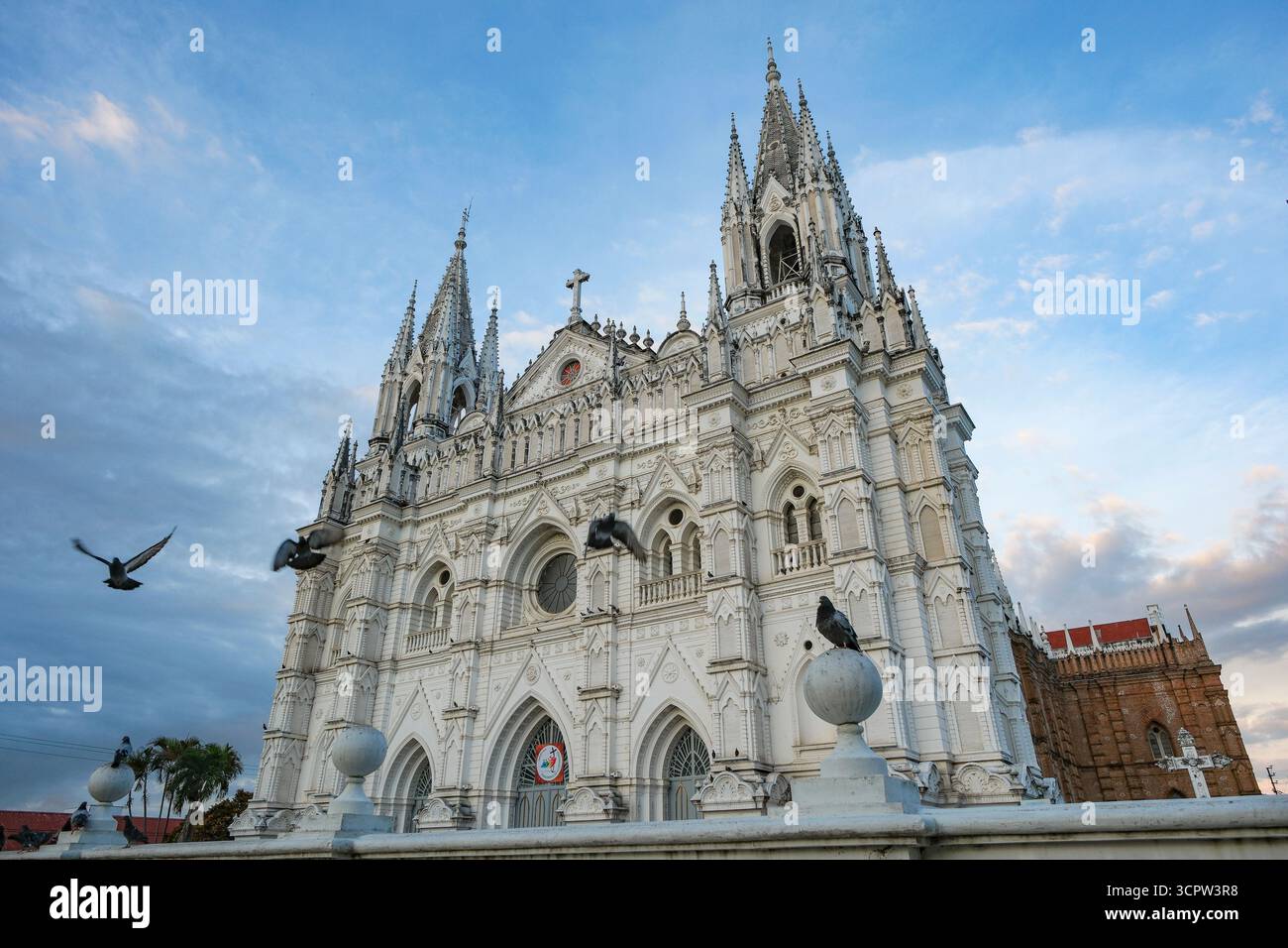 Santa Ana, El Salvador - 18 août 2025 : Cathédrale notre-Dame de Sainte-Anne à Santa Ana, El Salvador. Banque D'Images