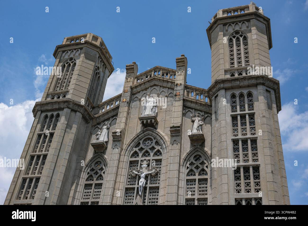 San Salvador, El Salvador - 20 août 2025 : Église du Calvaire à San Salvador, El Salvador. Banque D'Images