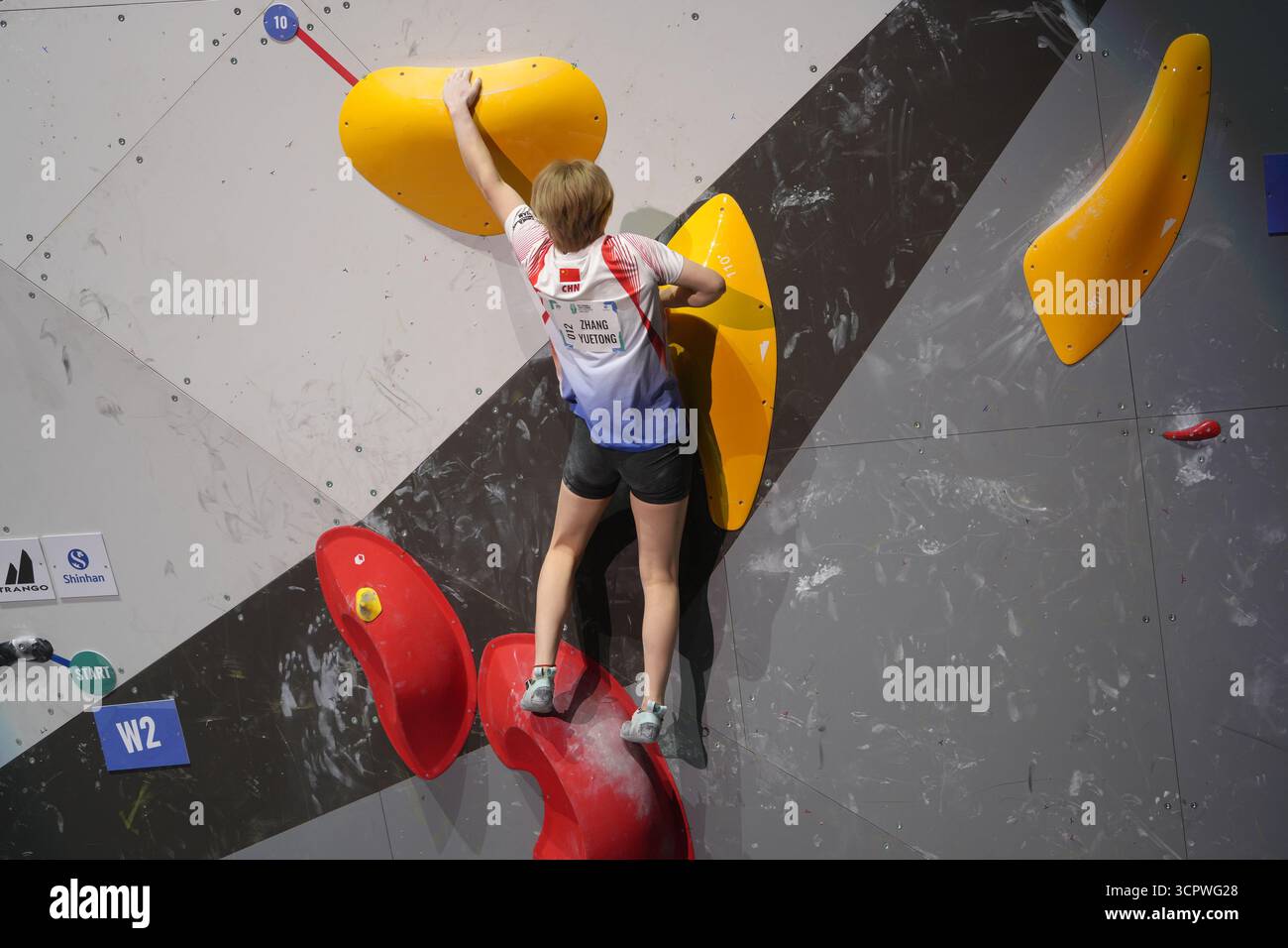 Séoul, Corée du Sud.27 septembre 2025. L'athlète chinoise Zhang Yuetong a participé aux demi-finales féminines de bloc aux Championnats du monde d'escalade IFSC 2025 à Séoul, Corée du Sud, le 27 septembre 2025, heure locale. La meilleure grimpeuse slovène Janja Garnbret a remporté la médaille d'or dans l'épreuve féminine de bloc, tandis que Zhang Yuetong a été éliminée en demi-finale. Crédit : Liu Xu/China News Service/Alamy Live News Banque D'Images