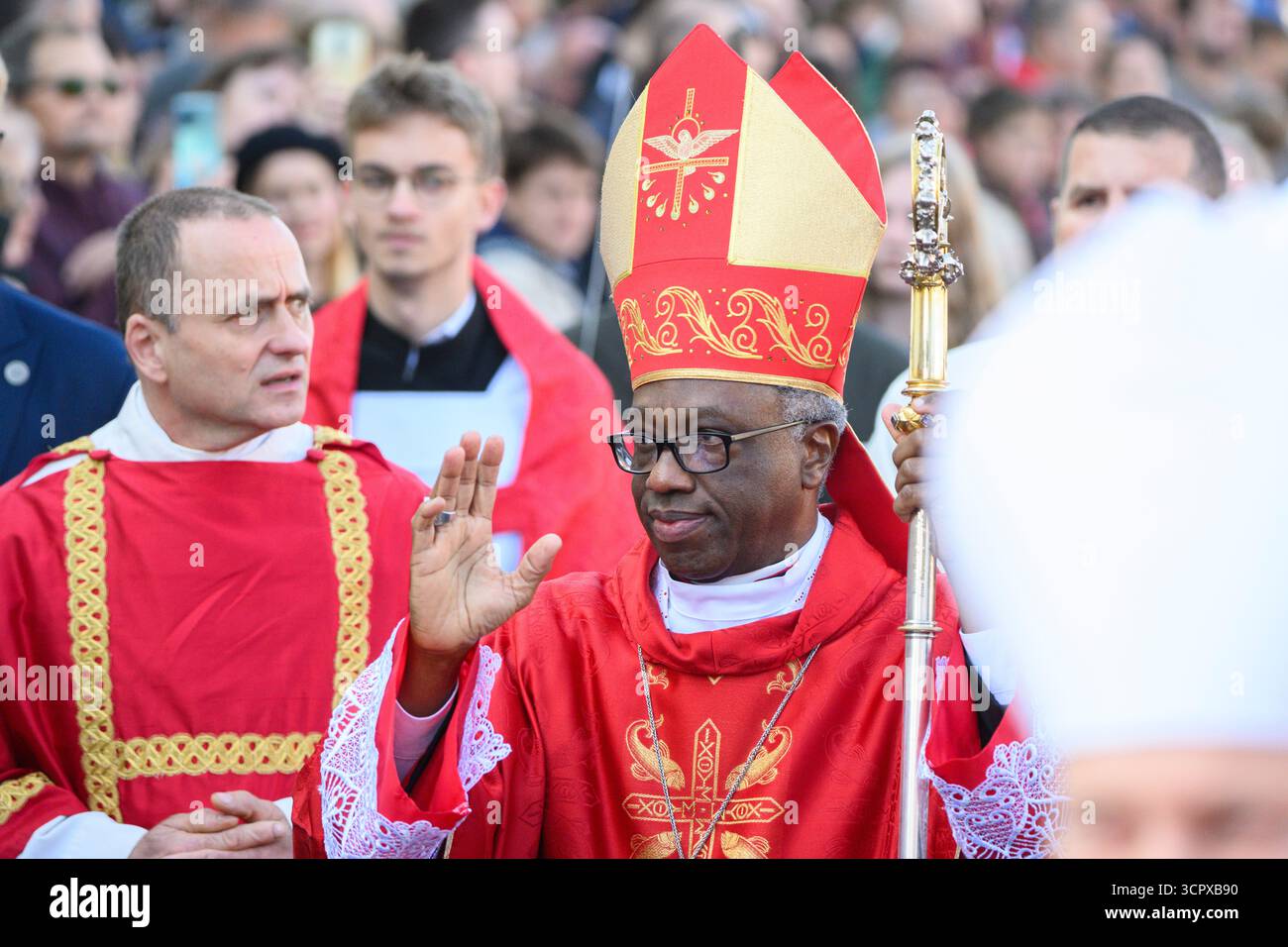 Stara Boleslav, République tchèque. 28 septembre 2025. Le pèlerinage national de Wenceslas a eu lieu à Stara Boleslav, République tchèque, le 28 septembre 2025. Sur la photo est vu Nonce apostolique en République tchèque Jude Thaddeus Okolo. Crédit : Michal Kamaryt/CTK photo/Alamy Live News Banque D'Images Stara Boleslav, République tchèque. 28 septembre 2025. Le pèlerinage national de Wenceslas a eu lieu à Stara Boleslav, République tchèque, le 28 septembre 2025. Sur la photo est vu Nonce apostolique en République tchèque Jude Thaddeus Okolo. Crédit : Michal Kamaryt/CTK photo/Alamy Live News Banque D'Images