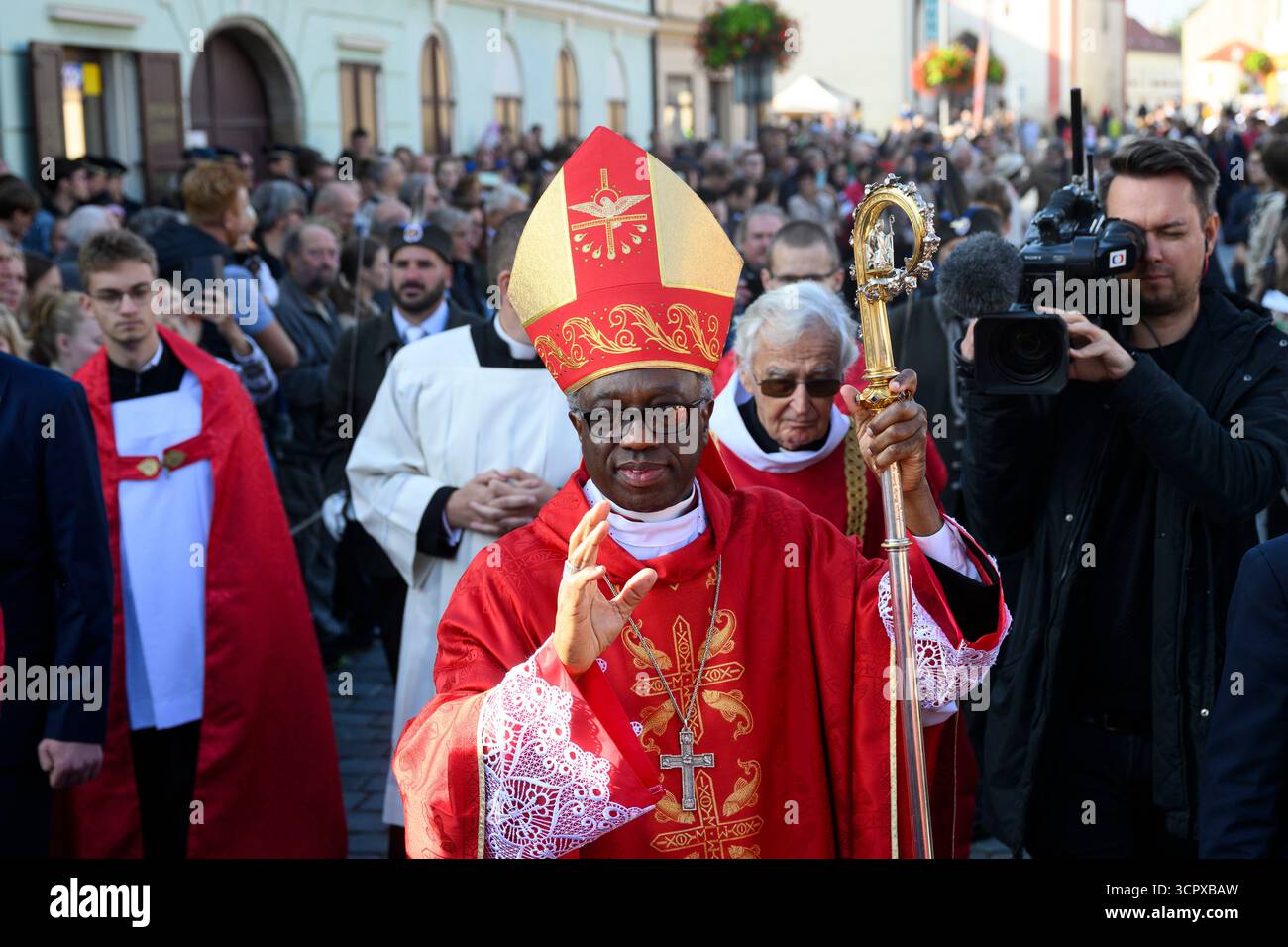 Stara Boleslav, République tchèque. 28 septembre 2025. Le pèlerinage national de Wenceslas a eu lieu à Stara Boleslav, République tchèque, le 28 septembre 2025. Sur la photo est vu Nonce apostolique en République tchèque Jude Thaddeus Okolo. Crédit : Michal Kamaryt/CTK photo/Alamy Live News Banque D'Images Stara Boleslav, République tchèque. 28 septembre 2025. Le pèlerinage national de Wenceslas a eu lieu à Stara Boleslav, République tchèque, le 28 septembre 2025. Sur la photo est vu Nonce apostolique en République tchèque Jude Thaddeus Okolo. Crédit : Michal Kamaryt/CTK photo/Alamy Live News Banque D'Images