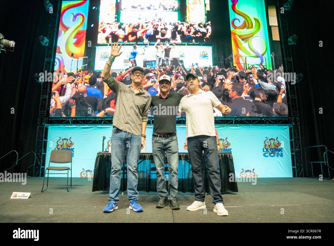 27 septembre 2025, Los Angeles, Californie, États-Unis : Matthew Lillard, Skeet Ulrich et Jamie Kennedy posent pour une photo de groupe après leur panel Scream LA Comic Con au Los Angeles Convention Center dans le centre-ville DE Los Angeles le 28 septembre 2025. (Crédit image : © Connor Terry/ZUMA Press Wire) USAGE ÉDITORIAL SEULEMENT ! Non destiné à UN USAGE commercial ! Banque D'Images
