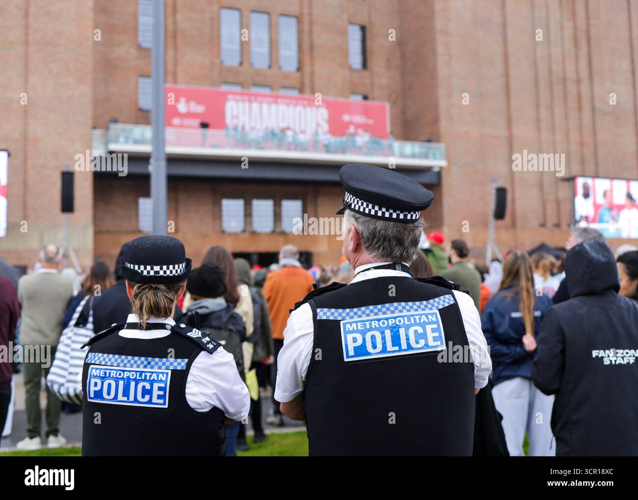 Londres, Royaume-Uni. 28 septembre 2025. Angleterre Rugby's Red Roses Champions Party à la centrale électrique de Battersea. USAGE ÉDITORIAL EXCLUSIF. NON DESTINÉ À UN USAGE COMMERCIAL. Londres, Royaume-Uni © ️ crédit : Elsie Kibue/Alamy Live News Banque D'Images