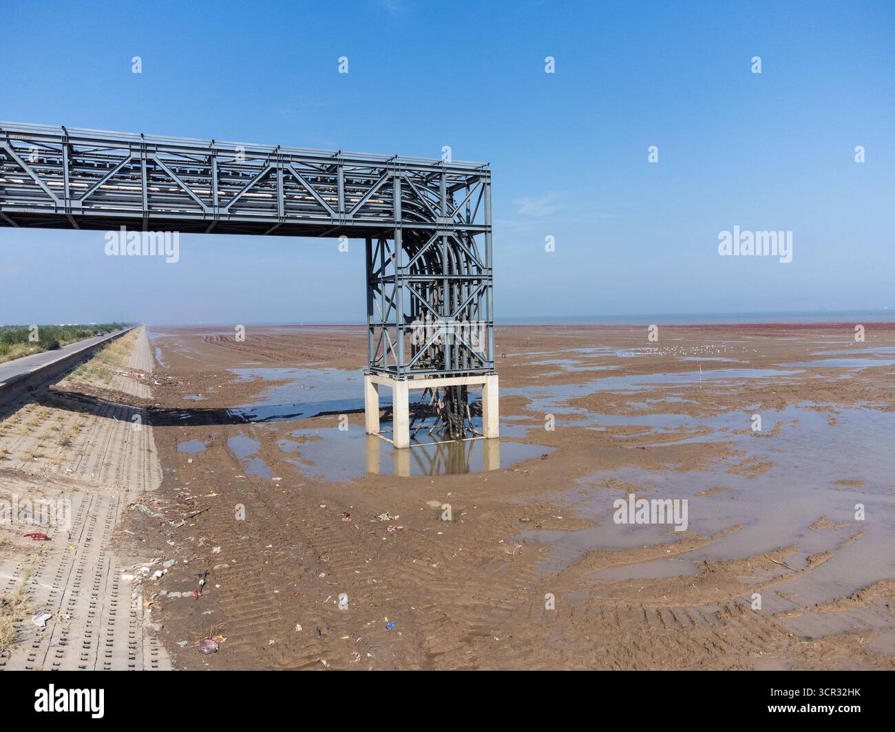 Structure d'atterrissage de câble sous-marin pour éolien offshore et solaire - Côte du Shandong, Chine Banque D'Images