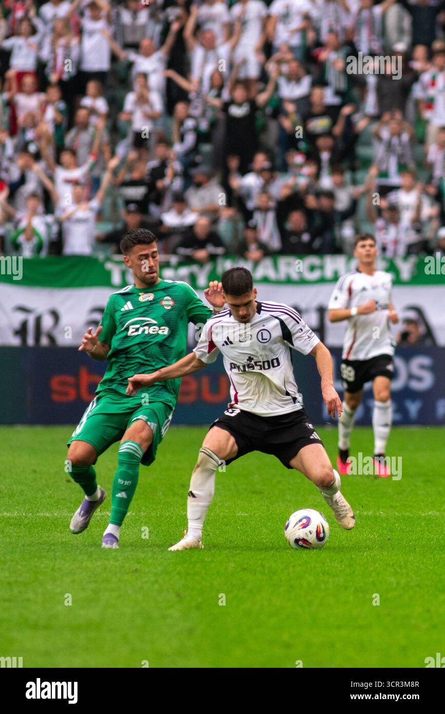 Legia Varsovie affronte Radomiak Radom dans un match polonais d'Ekstraklasa au stade de l'armée polonaise (Stadion Wojska Polskiego) à Varsovie, en Pologne. Banque D'Images