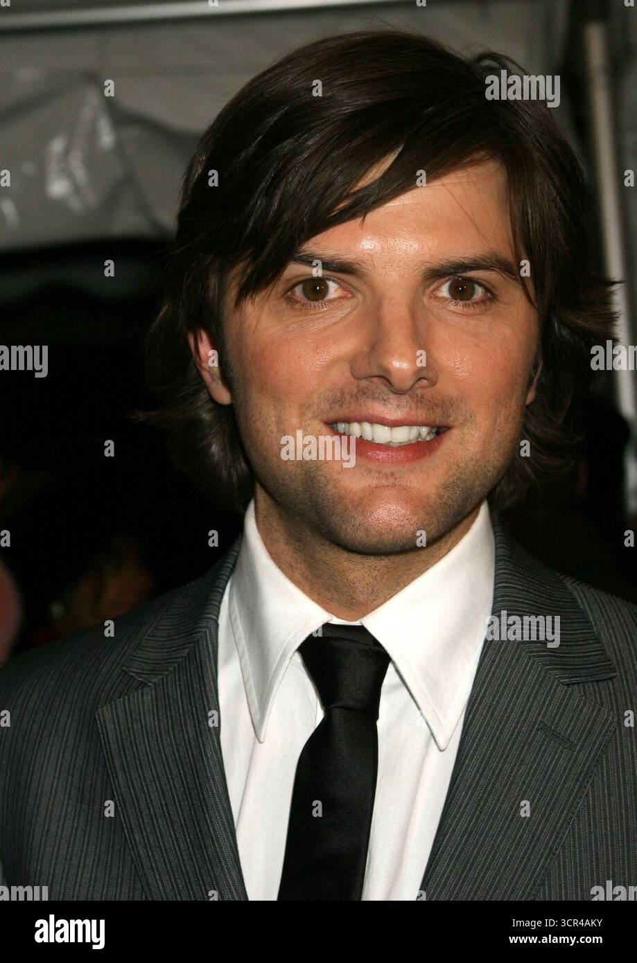 Adam Scott lors de la première New-yorkaise de 'The Aviator' - 15 décembre 2004 Banque D'Images