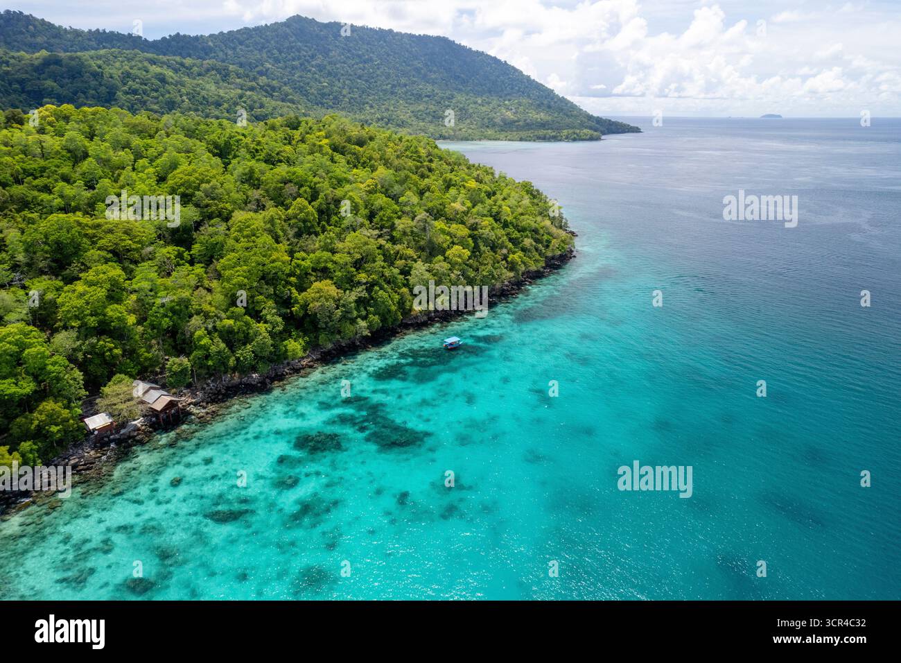 Vue aérienne d'Iboih, sur l'île We à Aceh, Sumatra, Indonésie Banque D'Images Vue aérienne d'Iboih, sur l'île We à Aceh, Sumatra, Indonésie Banque D'Images