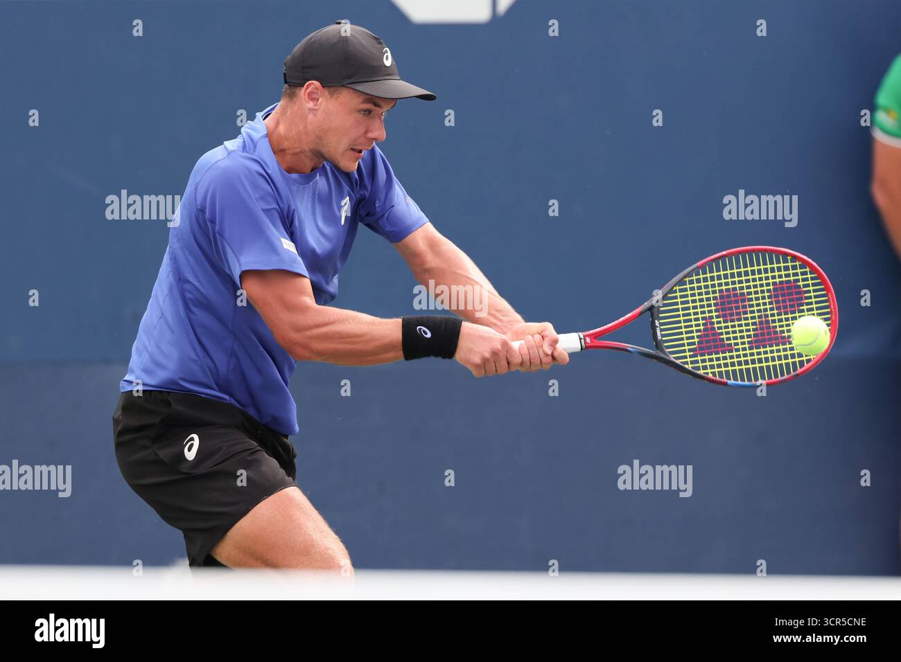 Le joueur de tennis polonais Kamil Majchrzak (POL) en action aux US Open Championships 2025, USTA Billie Jean King National Tennis Center, Flushing Meadow Banque D'Images