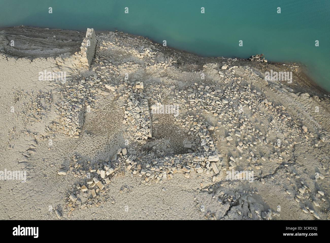 Maisons anciennes du village de Tiermas dans le réservoir de Yesa, Saragosse, Aragon, Espagne Banque D'Images