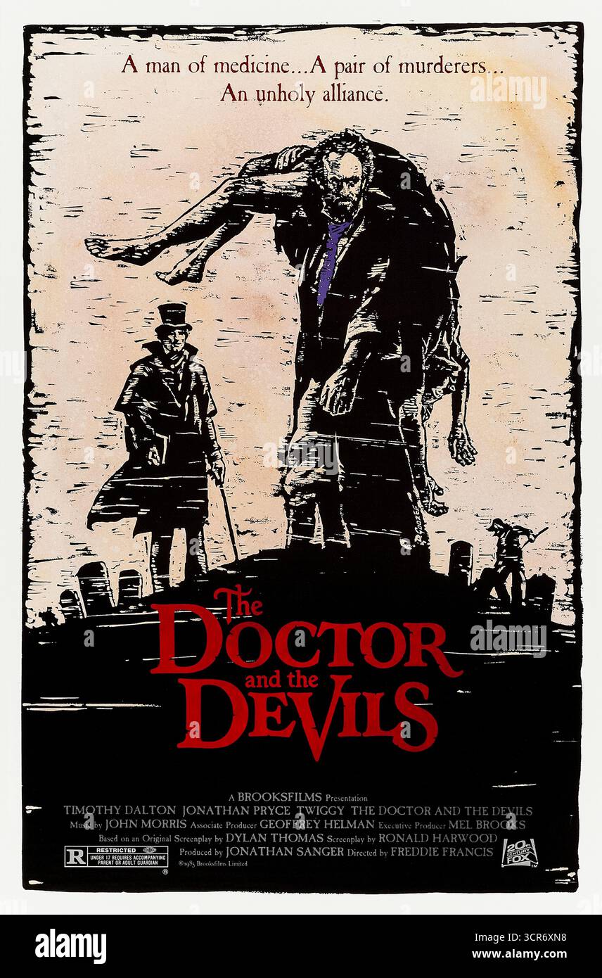 The Doctor and the Devils (1985) réalisé par Freddie Francis et mettant en vedette Timothy Dalton, Jonathan Pryce et Stephen Rea. Au XIXe siècle à Londres, les voleurs de tombes fournissent des cadavres pour les conférences d'anatomie d'un médecin. Photographie d'une affiche américaine originale de 1985 À USAGE ÉDITORIAL EXCLUSIF. Crédit : BFA / Twentieth Century Fox Banque D'Images