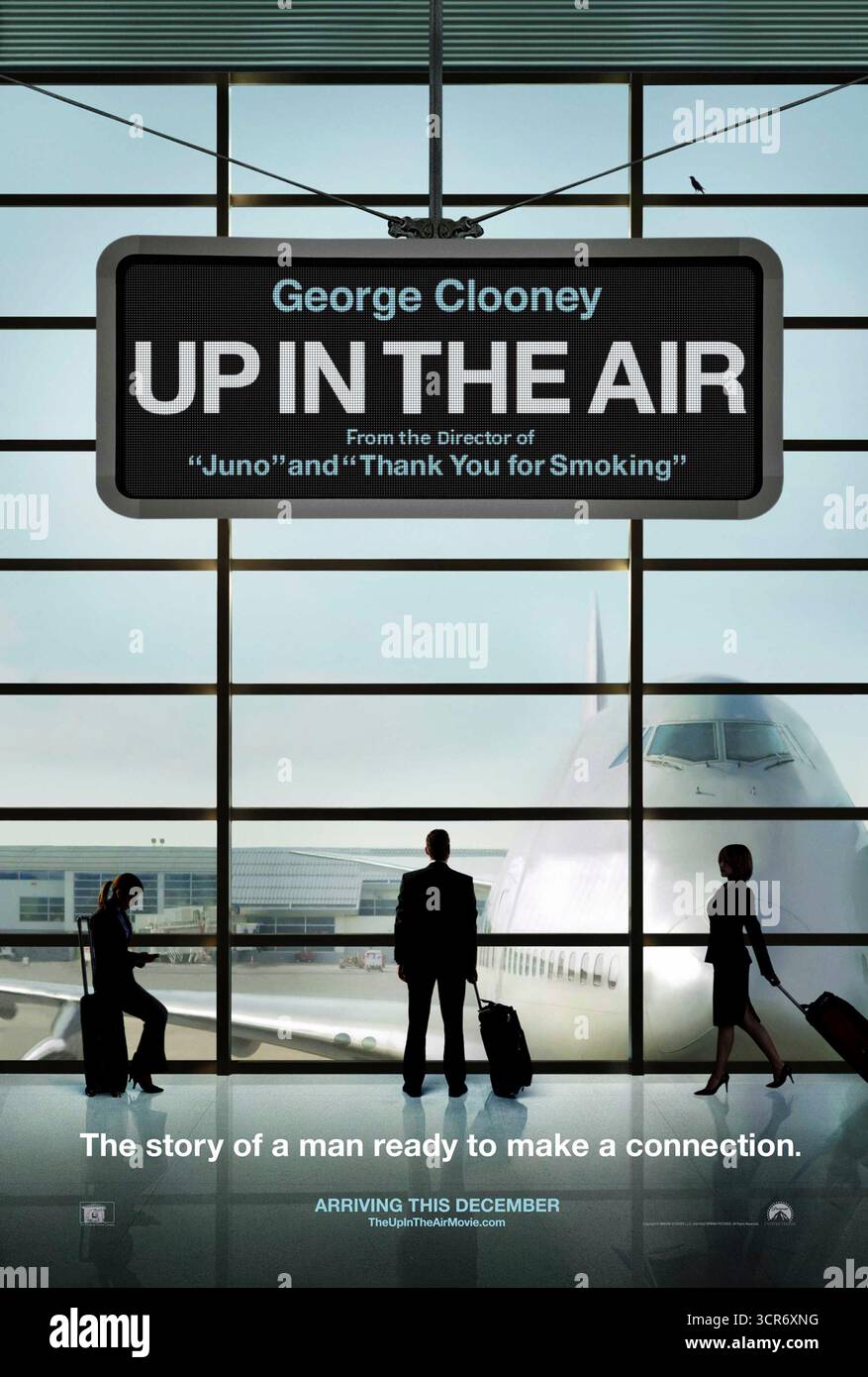 Up in the Air (2009) réalisé par Jason Reitman et mettant en vedette George Clooney, Vera Farmiga et Anna Kendrick. Une entreprise à la baisse fait face à des changements dans son style de vie de déplacement et de détachement constants. Affiche AMÉRICAINE À une feuille POUR USAGE ÉDITORIAL UNIQUEMENT. Crédit : BFA / Paramount Pictures Banque D'Images