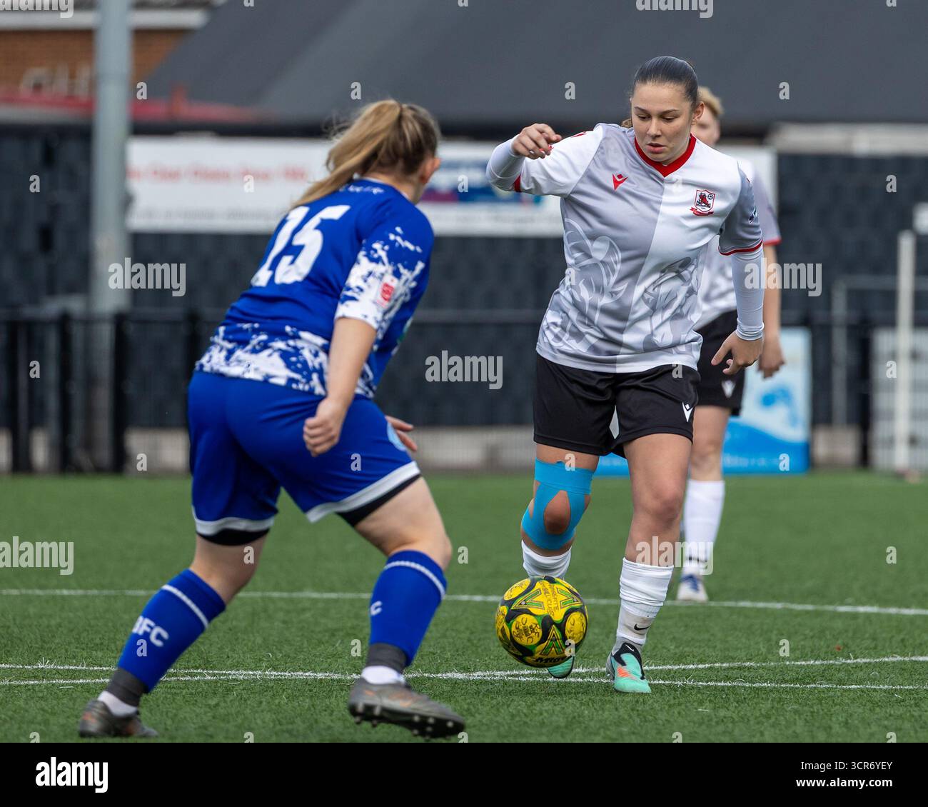 Ramsgate Ladies FC et Biddenden Ladies FC en action lors de leur South East Women’s Football League (SEWFL) Div 1 à Ramsgate, Kent. Angleterre. Banque D'Images