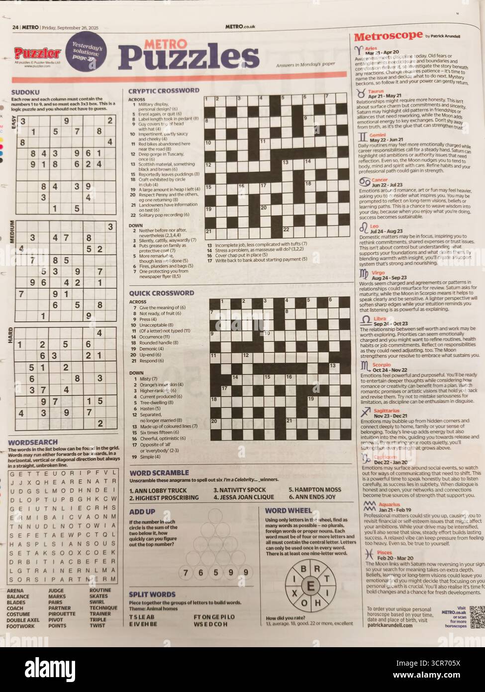 Londres, Royaume-Uni - 26 septembre 2025 : une page de puzzle de journal avec Sudoku, mots croisés cryptiques et rapides, recherche de mots et plus encore. Banque D'Images