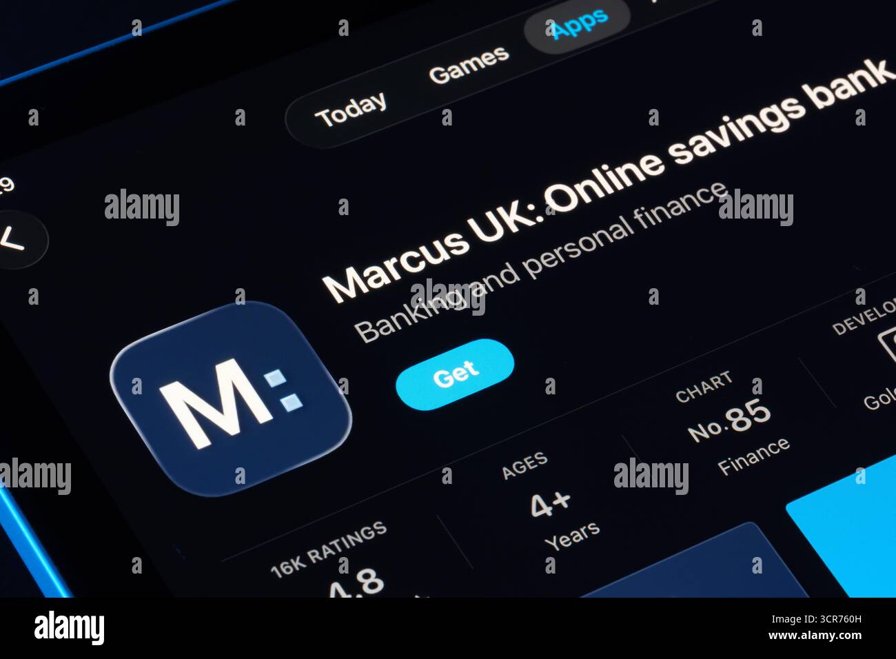 Marcus UK Banque d'épargne en ligne vue sur iPad App Store, Apple Liquid Glass style dans iOS 26 avec de nouveaux panneaux vitreux arrondis. Stafford, Royaume-Uni, S. Banque D'Images