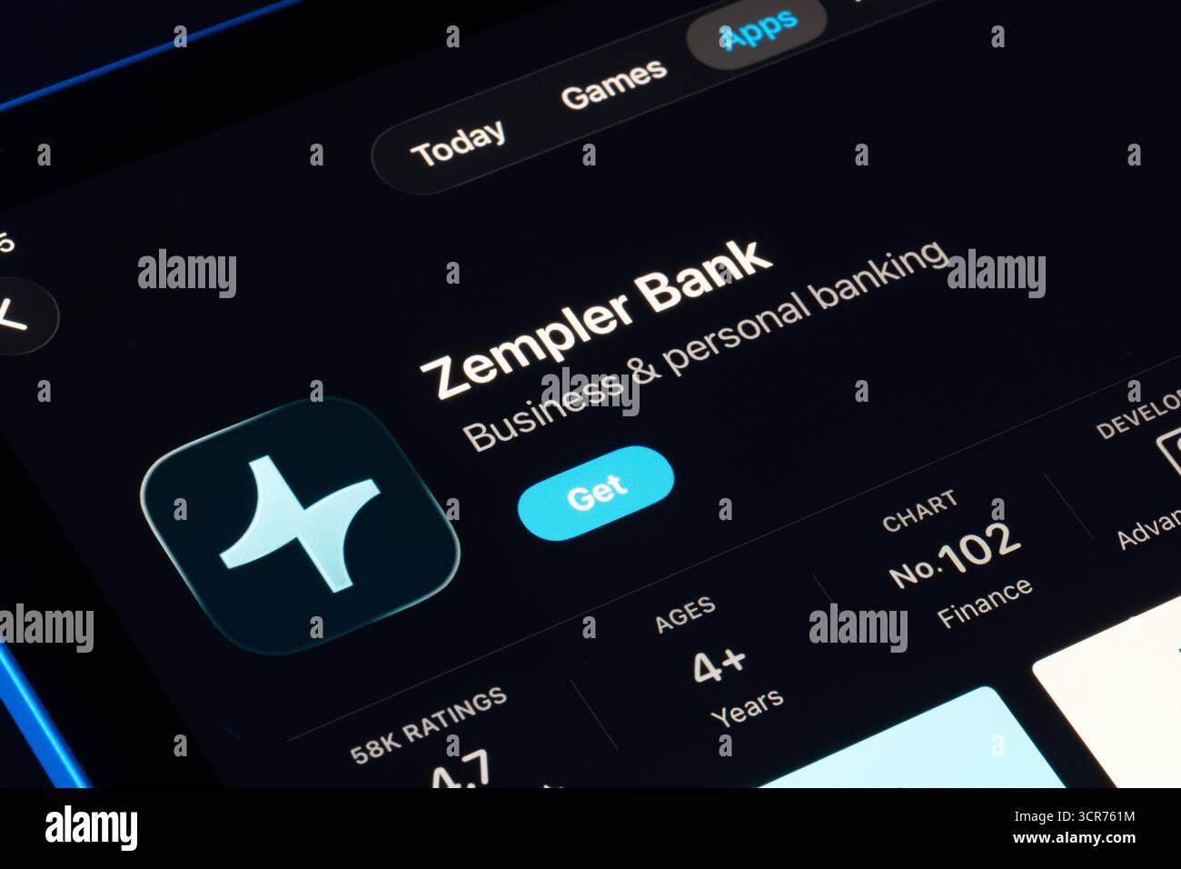 Zempler Bank vu sur iPad App Store, Apple Liquid Glass style dans iOS 26 avec de nouveaux panneaux vitreux arrondis. Stafford, Royaume-Uni, 29 septembre 2025 Banque D'Images