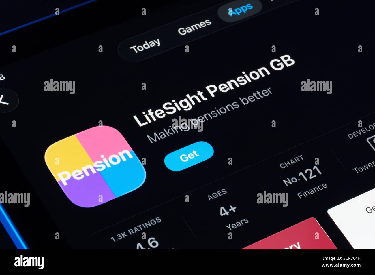 LifeSight pension GB sur iPad App Store avec Apple Liquid Glass design dans iOS 26, interface mise à jour et icône montrée. Stafford, Royaume-Uni, septembre Banque D'Images
