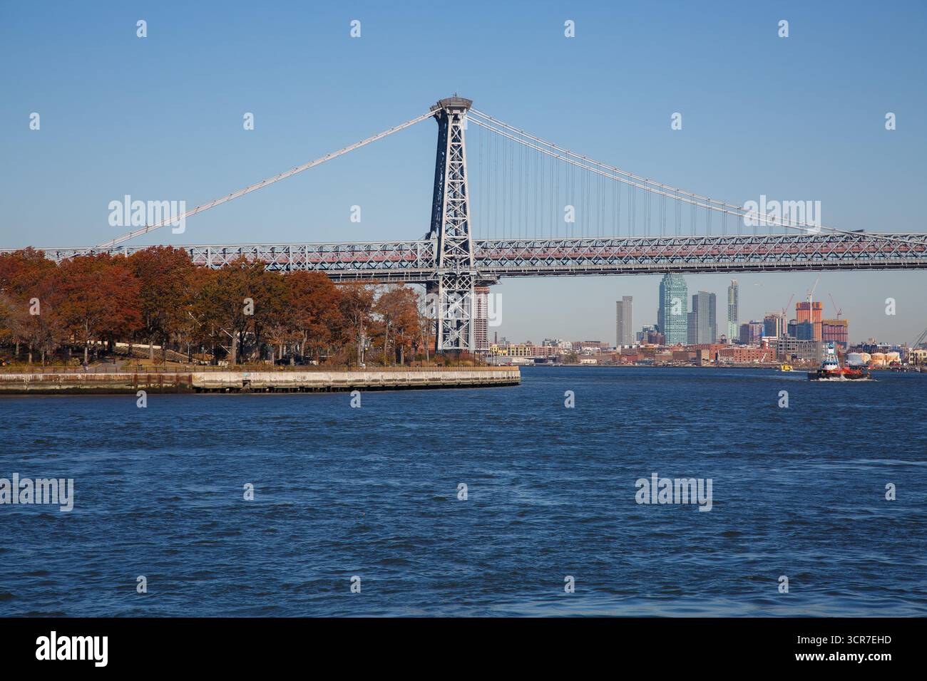 Le pont de Williamsburg sur la rivière Hudson dans le Lower East Side, Manhattan, New York, États-Unis Banque D'Images