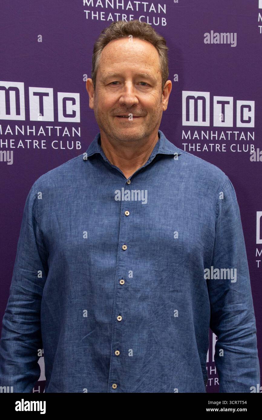 29 septembre 2025, New York, New York, États-Unis : SAM ROBARDS pose pour des photos au Samuel J. Friedman Theatre pour la première de Punch à Broadway. 29 septembre 2025 (crédit image : © Eric Acquaye/ZUMA Press Wire) USAGE ÉDITORIAL SEULEMENT ! Non destiné à UN USAGE commercial ! Banque D'Images