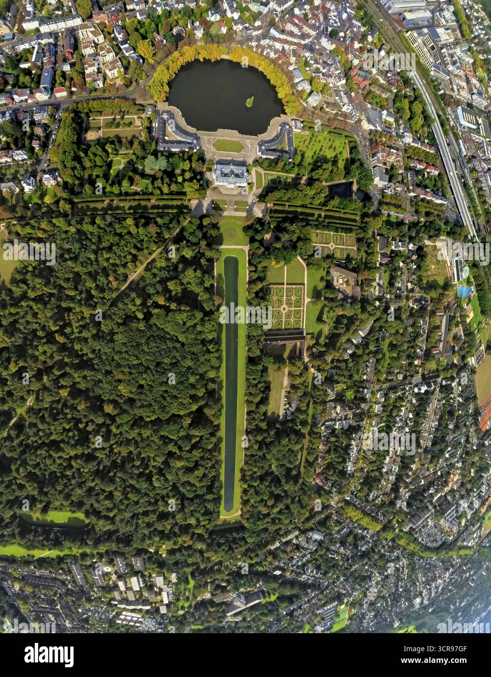 Vue aérienne, château de Benrath avec parc du château et étang du château, globe, image fisheye, image à 360 degrés, monde minuscule, petite planète, image fisheye, Benrat Banque D'Images