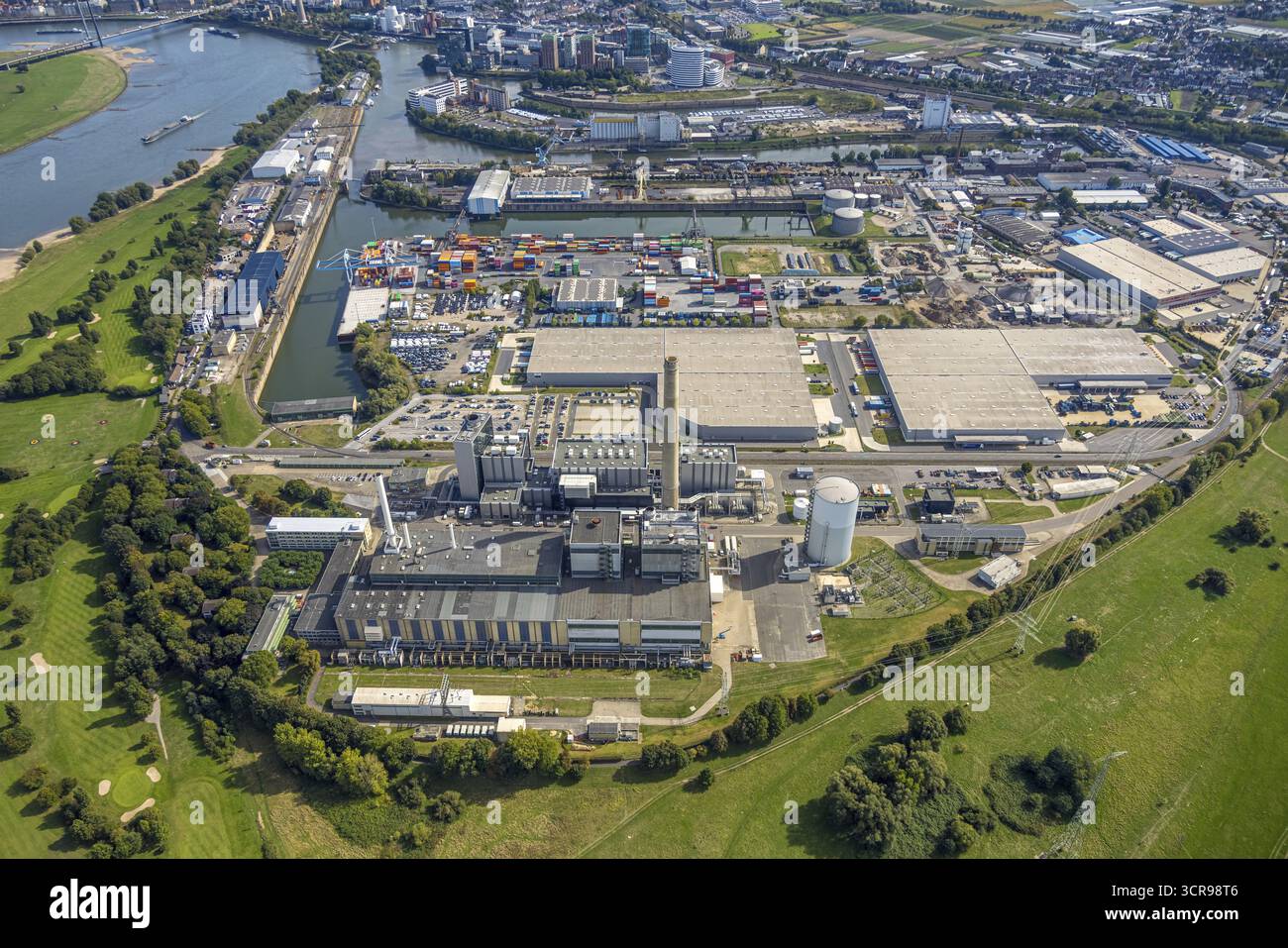 Vue aérienne, port avec centrale de Lausward, port, Duesseldorf, région de la Ruhr, Rhénanie du Nord-Westphalie, Allemagne, DE, Europe, zone portuaire, port ov Banque D'Images