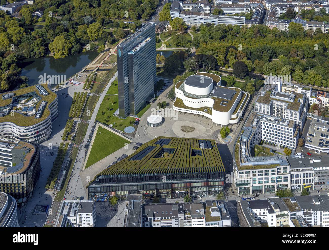 Vue aérienne, Dreischeibenhaus et Schauspielhaus, bâtiment vert Ingenhoven-Tal Koe-Bogen II, planté de haies à poutrelles, centre-ville, Duesseldorf, R Banque D'Images