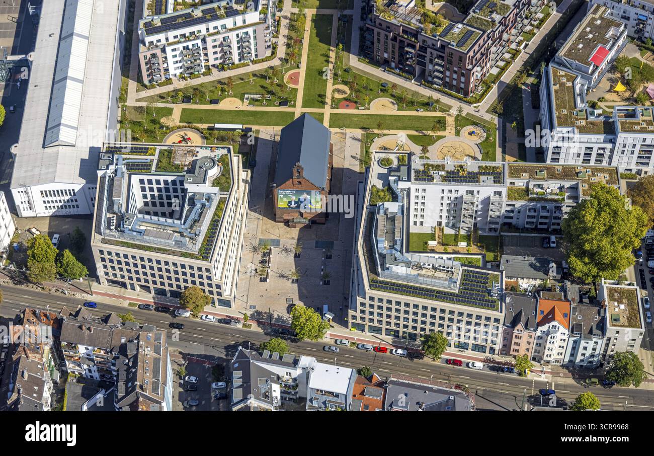 Vue aérienne, église Ulmer Hoeh, nouveau quartier résidentiel et bureaux dans le quartier Ulmenstrasse, Derendorf, Duesseldorf, Ruhr, Rhénanie-du-Nord-Wes Banque D'Images