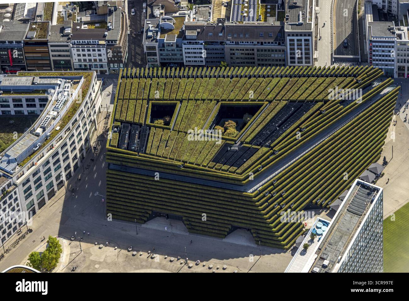 Vue aérienne, bâtiment vert Ingenhoven-Tal Koe-Bogen II, planté de haies à poutrelles, centre-ville, Duesseldorf, région de la Ruhr, Rhénanie-du-Nord-Westphalie, GER Banque D'Images