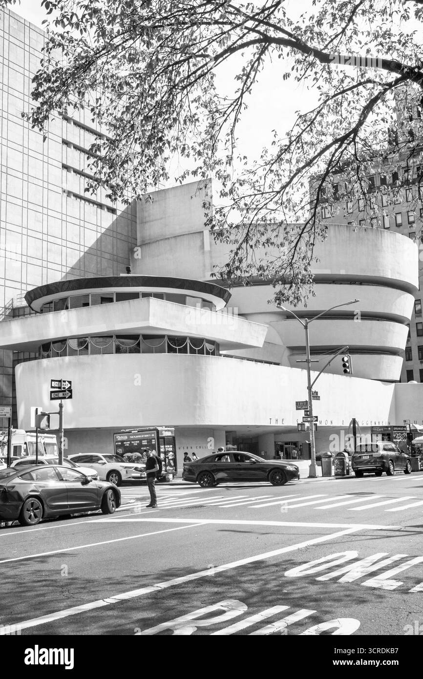 Le musée Guggenheim est une icône architecturale de Frank Lloyd Wright situé sur Museum Mile sur la 5e Avenue, New York City, États-Unis, 2025 Banque D'Images