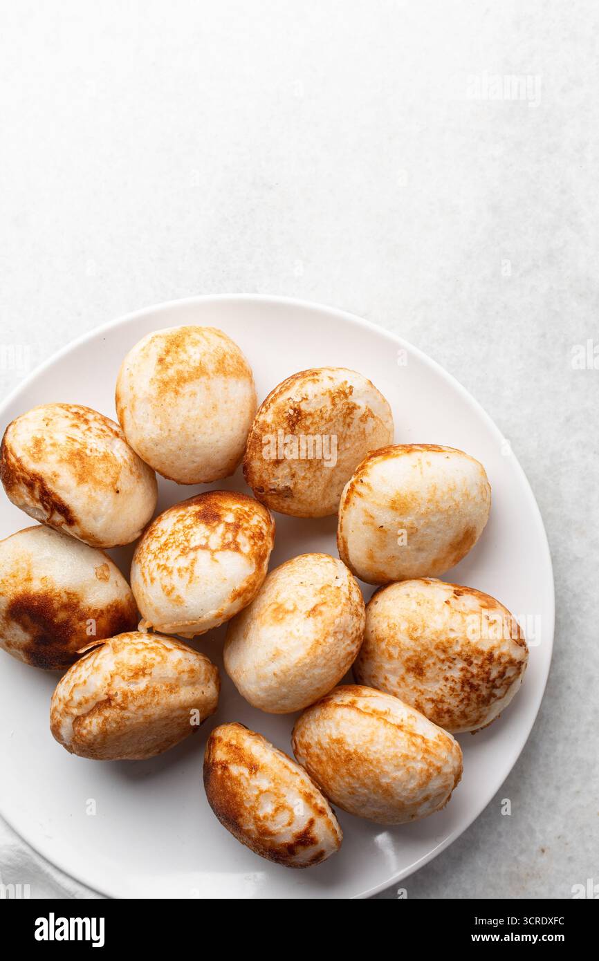 Vue de dessus du masa, vue de dessus de la nourriture du nord du nigeria masa gâteau de riz Banque D'Images