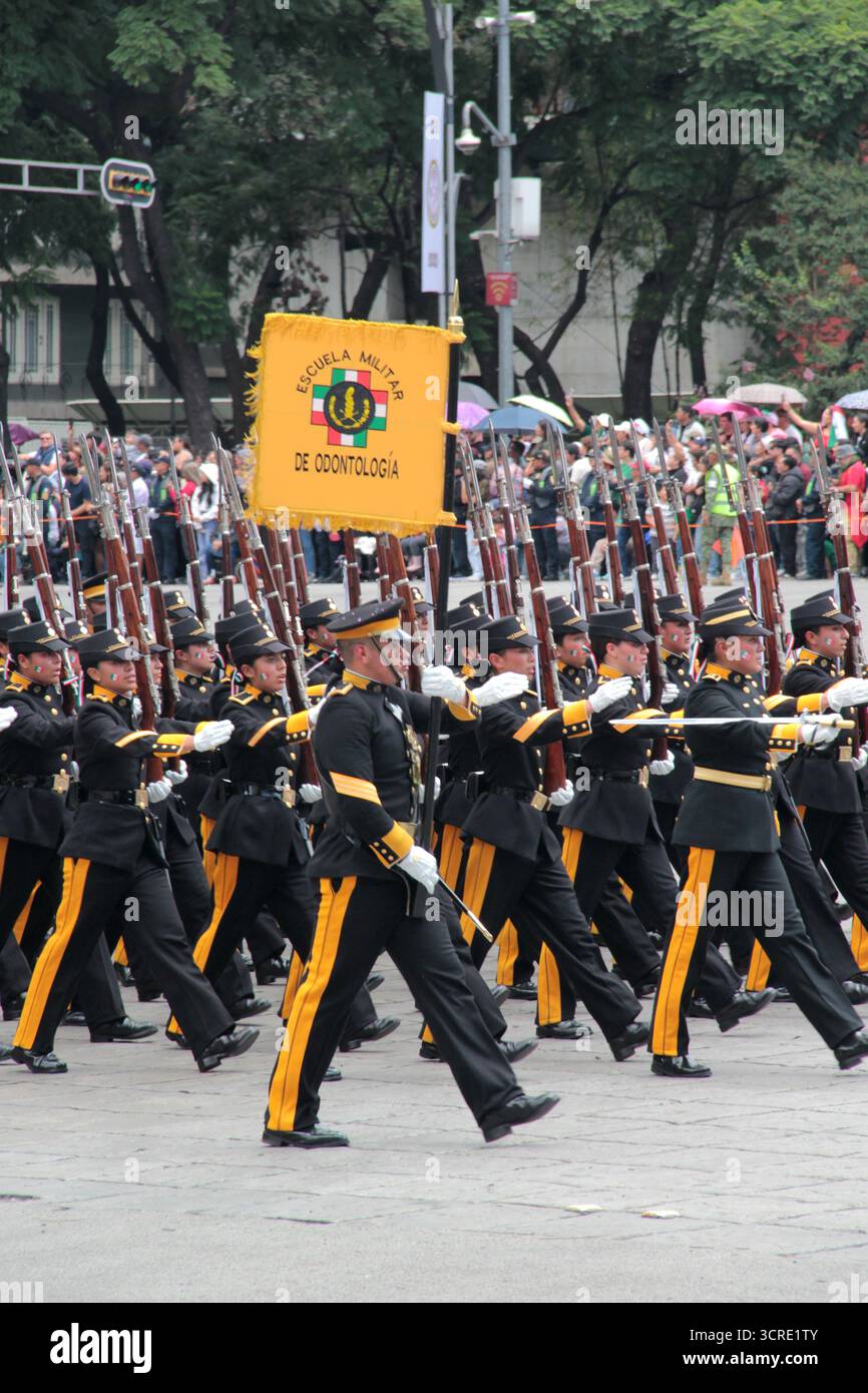 Mexico, Mexique - 16 septembre 2025 : défilé militaire à Mexico avec l'armée, la marine, l'armée de l'air et la garde nationale pour célébrer l'indépendance Banque D'Images