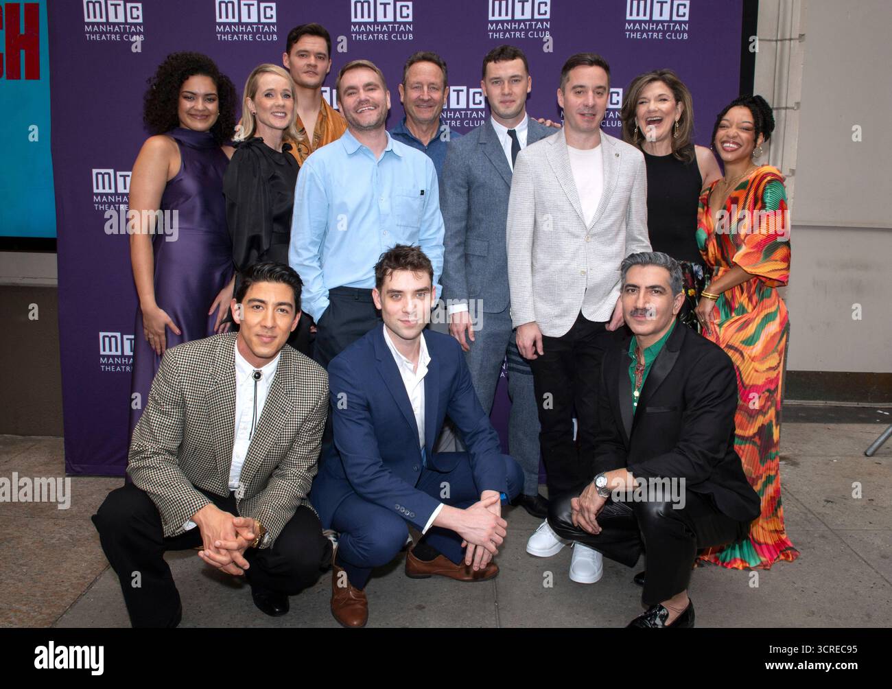 29 septembre 2025, New York, NY, États-Unis : Camila Cano-Flavia, Jacob Orr, Lucy Taylor, Adam Penford, Sam Robards, Will Harrison, James Graham, Victoria Clark, Amber Reauchean Williams, Kim Fischer, Cody Kostro et Piter Marek assistent à la soirée d'ouverture de 'Punch' à Broadway. Tenue au Samuel J. Friedman Theatre à New York. Photo image Press/Zuma Press. 29 septembre 2025. (Crédit image : © photo image Press via ZUMA Press Wire) USAGE ÉDITORIAL SEULEMENT ! Non destiné à UN USAGE commercial ! Banque D'Images